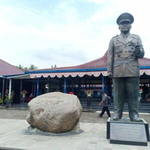 Area patung di taman memorial