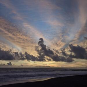 Suasana sore di Pantai Baru
