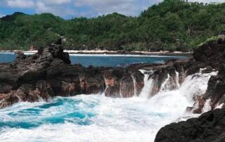 Pantai Wediombo Yogyakarta
