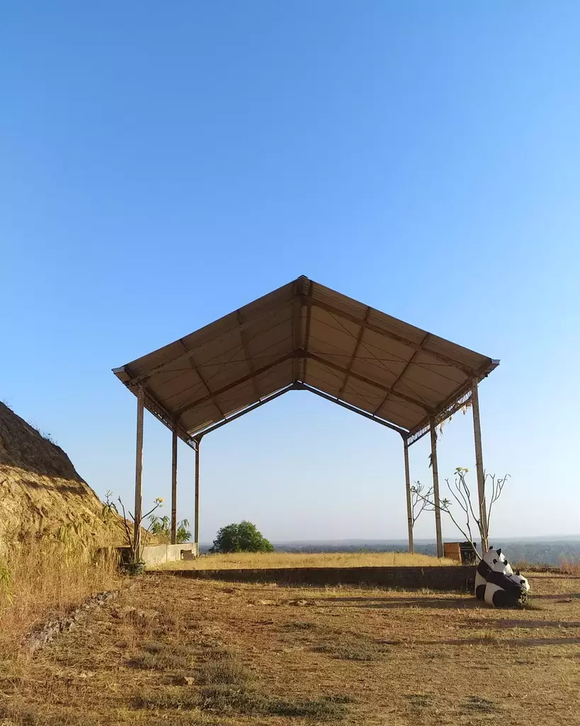 Tempat berteduh di area Bukit Pandawa