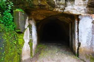 Gua buatan yang otentik