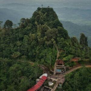 Tangga menuju gardu pandang