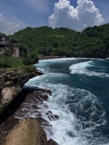 Keindahan Pantai Timang