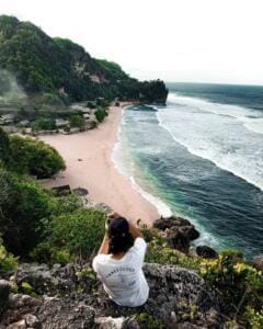 Spot foto dari atas bukit