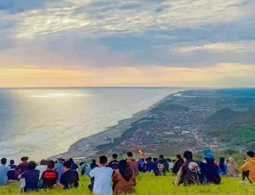 Bukit Paralayang Watugupit Yogyakarta: Destinasi Wisata Alam Gunungkidul dengan Panorama Matahari Terbenam Sempurna