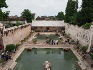 Umbul Binangun merupakan kolam pemandian utama yang dulunya digunakan oleh putri-putri sultan Umbul Binangun merupakan kolam pemandian utama yang dulunya digunakan oleh putri-putri sultan