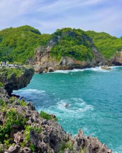 Keindahan Pantai Gesing