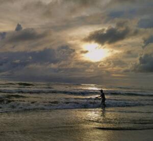 Suasana pantai yang menenangkan