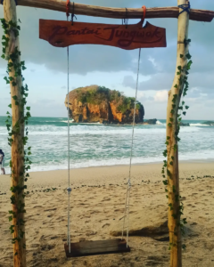 Ayunan di tepi Pantai Jungwok