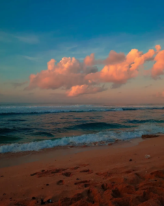 Pantai Watu Kodok di sore hari