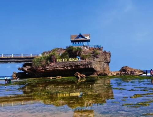 Pantai Kukup Yogyakarta: Destinasi Wisata Pantai dengan Pulau Karang Eksotis di Gunung Kidul