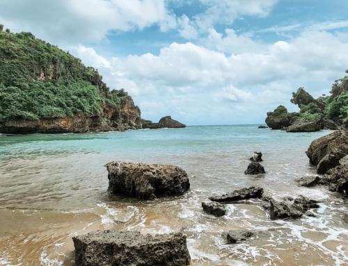 Pantai Ngrenehan Yogyakarta: Pesona Teluk Tersembunyi dengan Aktivitas Nelayan Tradisional di Gunung Kidul