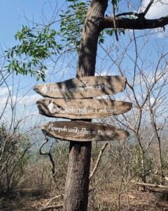 Papan petunjuk di kawasan ekowisata
