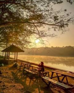 Suasana pagi di Telaga Jonge