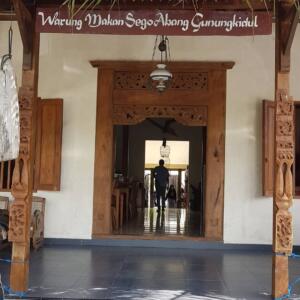 Area depan warung