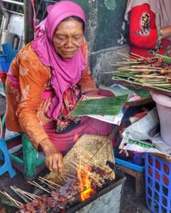 Proses pembakaran sate