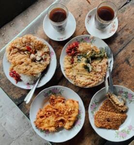 Menu khas Kopi Klotok Pakem